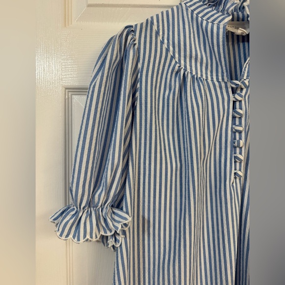 Pomander Place Tuckernuck Women's Small Blue
Stripe Selena Seersucker Blouse - Picture 7 of 12